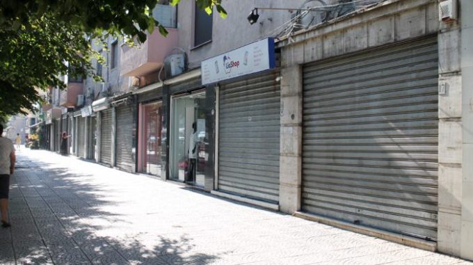 Dyfishohet numri i bizneseve te mbyllura kete shtator - Shkak renia e konsumit